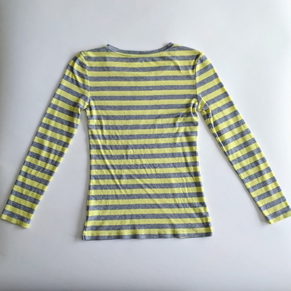 3/$15🌷GAP Stripe Citron Gray Crewneck Tee - Picture 5 of 8